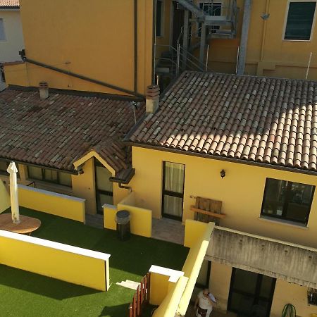 Casa Laila&Lisa - Immobiliare Azzurra Leilighet Bardolino Eksteriør bilde